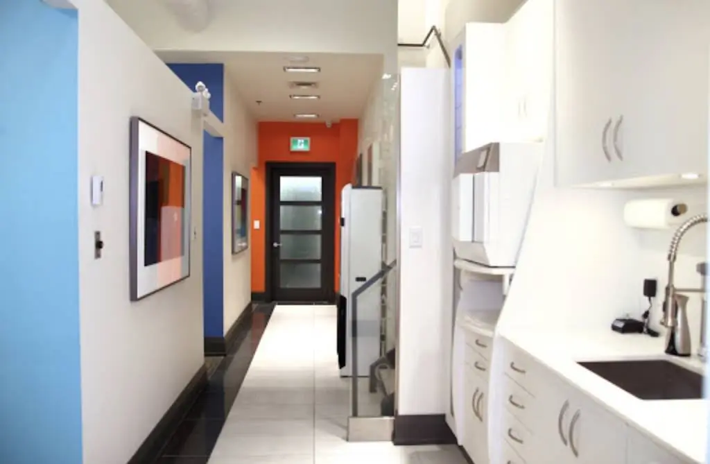 Vibrant Square Dental