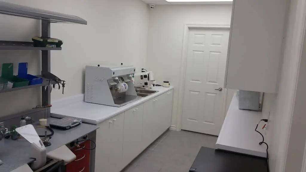 Happy Smile Denture Clinic