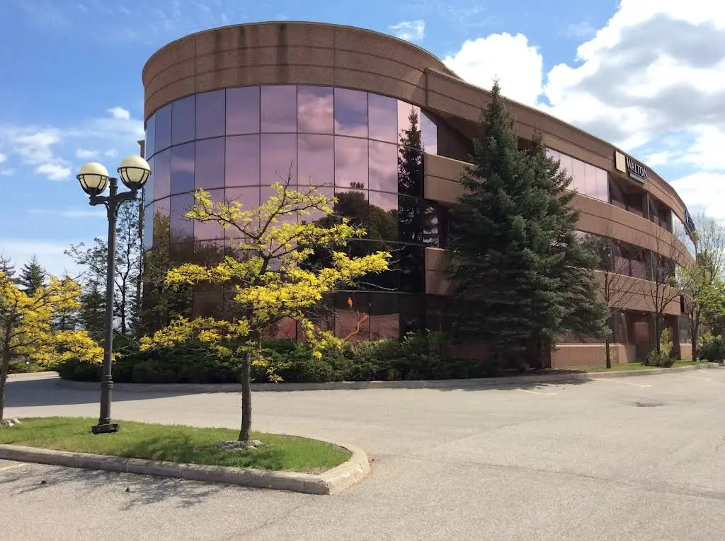 BL Dentistry: Dr. Beata Luboinski & Dr. Scott Macpherson