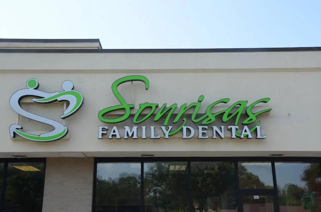 Sonrisas Family Dental