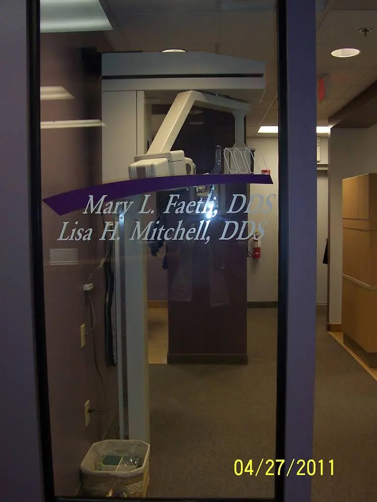 Dr. Lisa Mitchell DDS