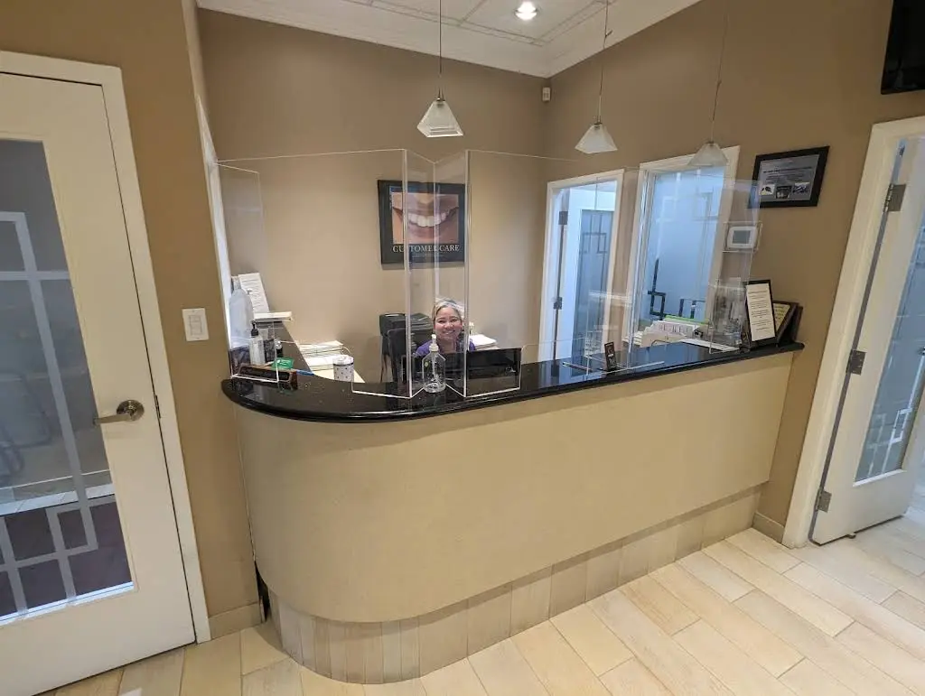 Applewood Hills Dental Centre