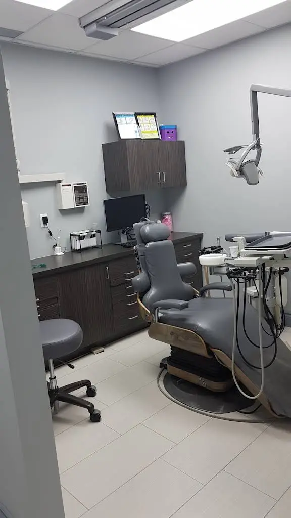 Bathurst-Steeles Dental Centre