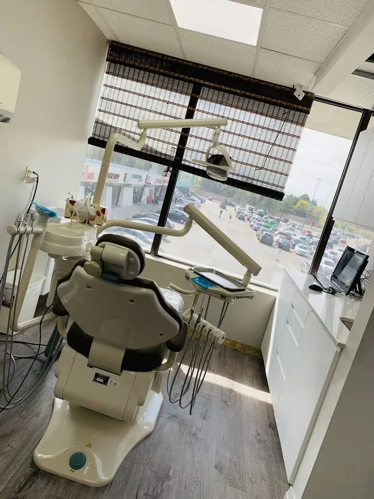 Dr. Hassan El-Awour Dental Office - Professional dental clinic exterior with modern facilities