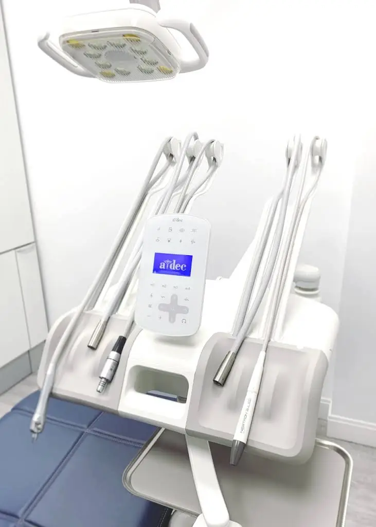 Dundas Tomken Dental