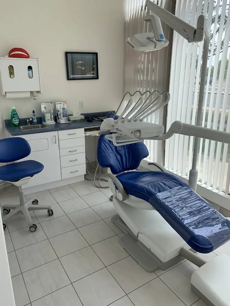 Parkview Dental, Dr Gerard Bendavid - Professional dental clinic exterior with modern facilities