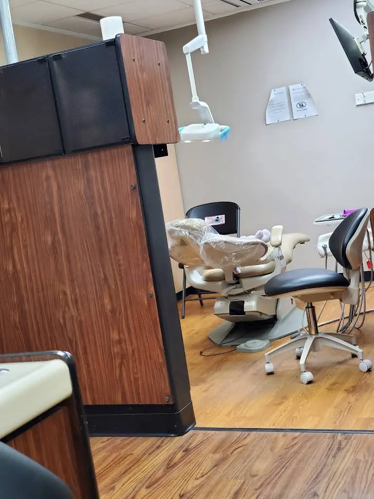 7 Days Family Dental - Speedway