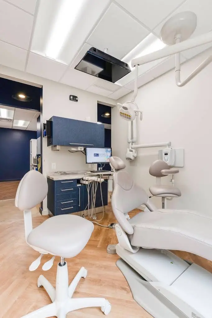 4th St Dental Studio