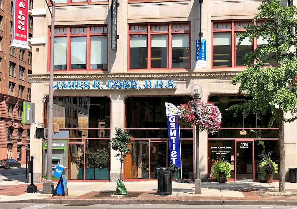 James B. Ford, DDS - Professional dental clinic exterior with modern facilities