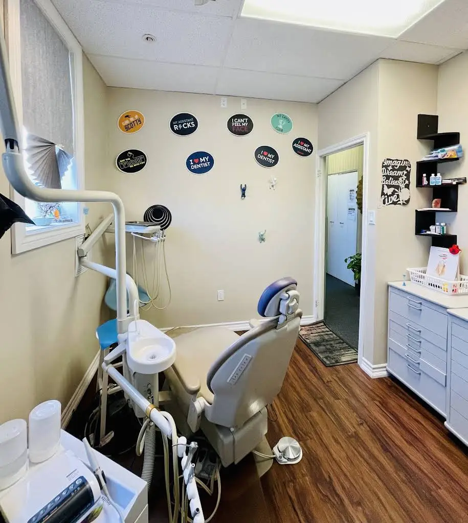 Tomken Dental - Professional dental clinic exterior with modern facilities