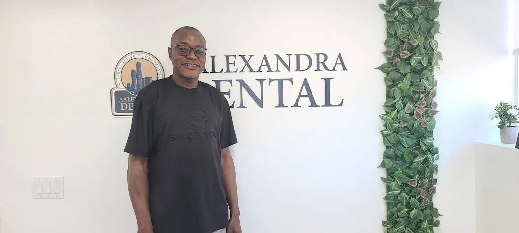 Aalexandra Dental