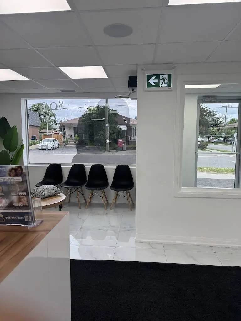Aalexandra Dental