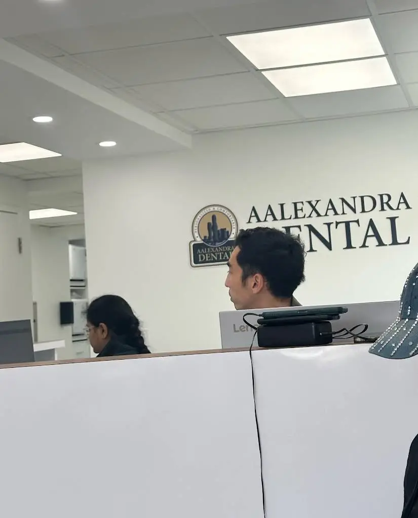Aalexandra Dental