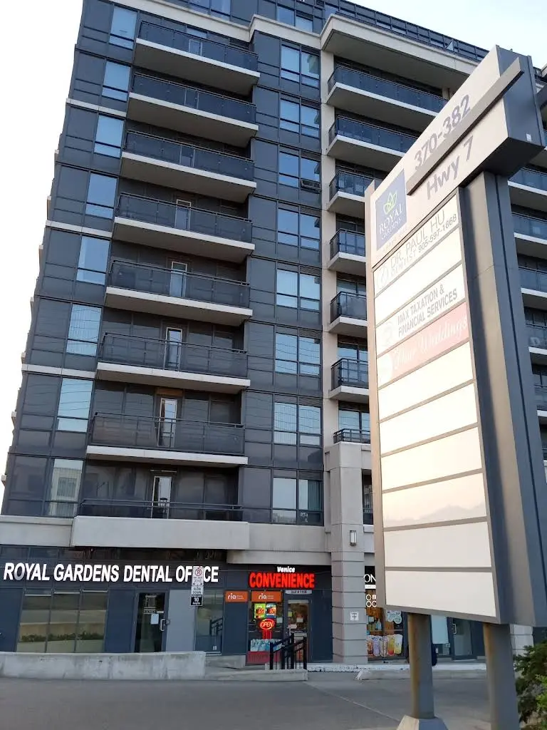 Royal Gardens Dental Office - Dr Paul HU Dentistry