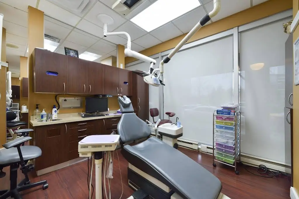 North York Smile Centre - Professional dental clinic exterior with modern facilities