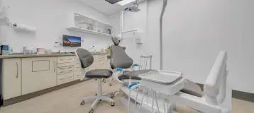 Sabharwal's Dentistry at Lakeshore