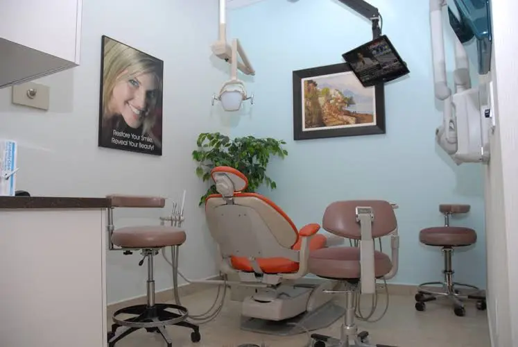 Van Mills Dental Dr. DeMarchi
