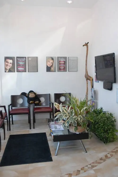 Van Mills Dental Dr. DeMarchi
