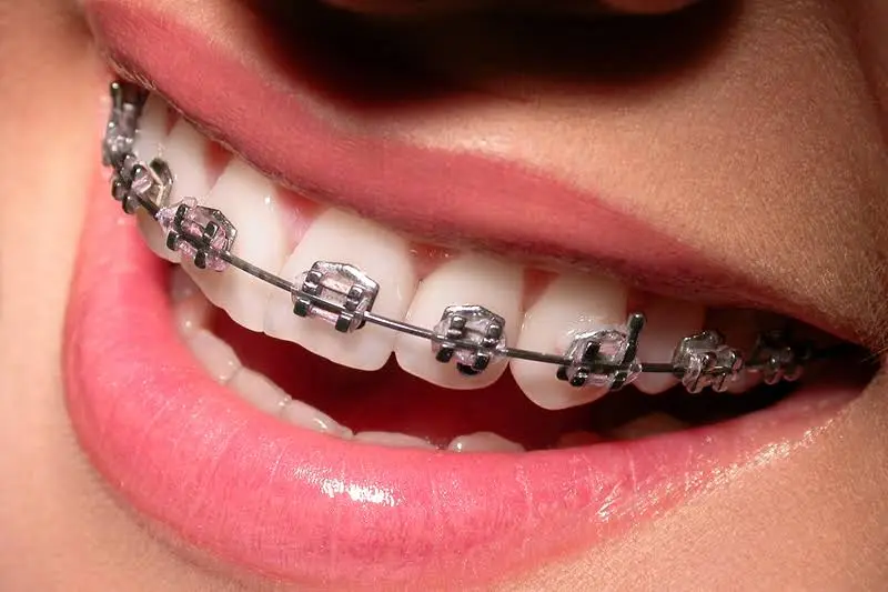 Roya Dental