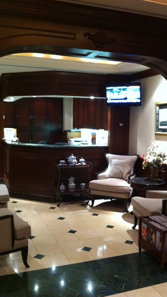Periodontal Specialists: Dr. Herbert Veisman