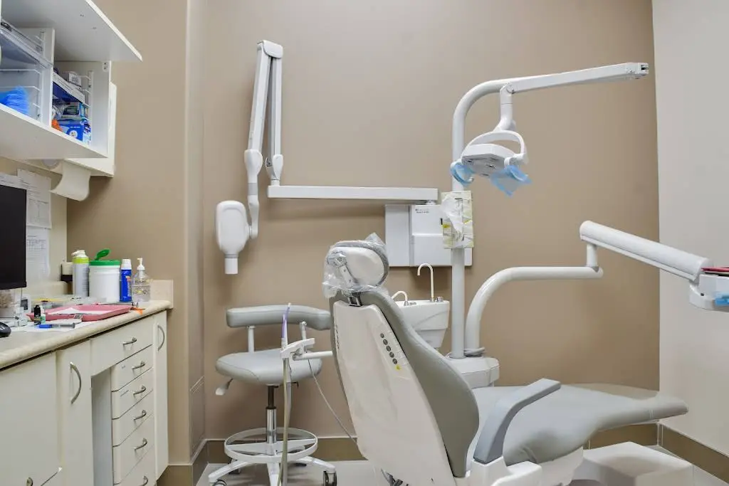 Dr. Kwan Family and Cosmetic Dentistry