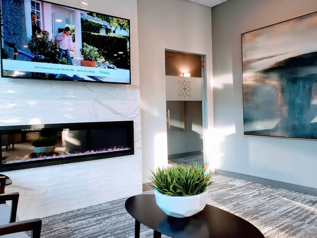 Sara Cummins Aesthetic & Implant Dentistry