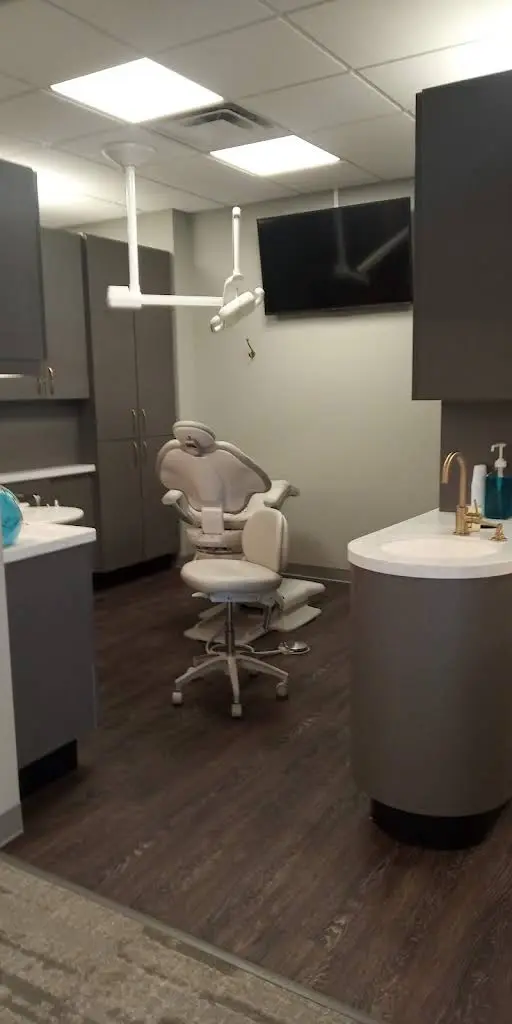 Sara Cummins Aesthetic & Implant Dentistry