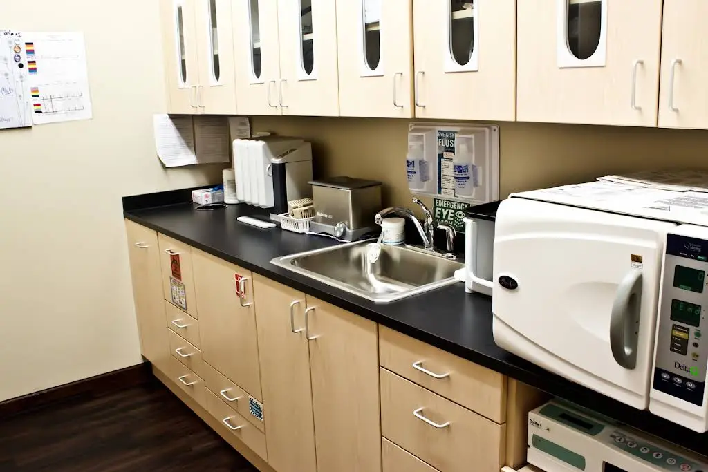 Advanced Dental Care Center: Kahwach Sam DDS