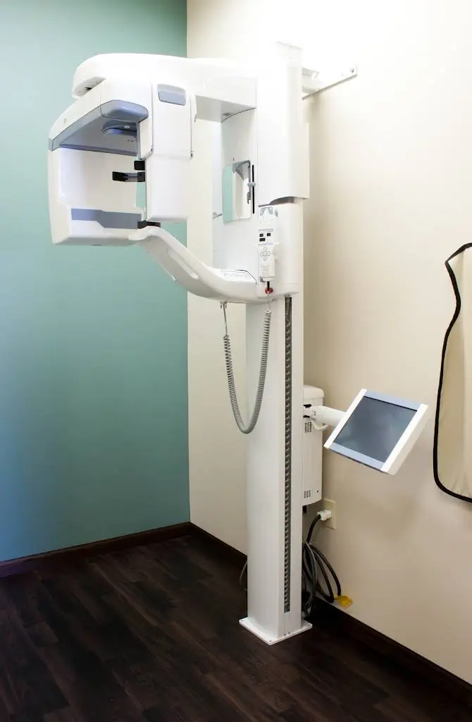 Advanced Dental Care Center: Kahwach Sam DDS