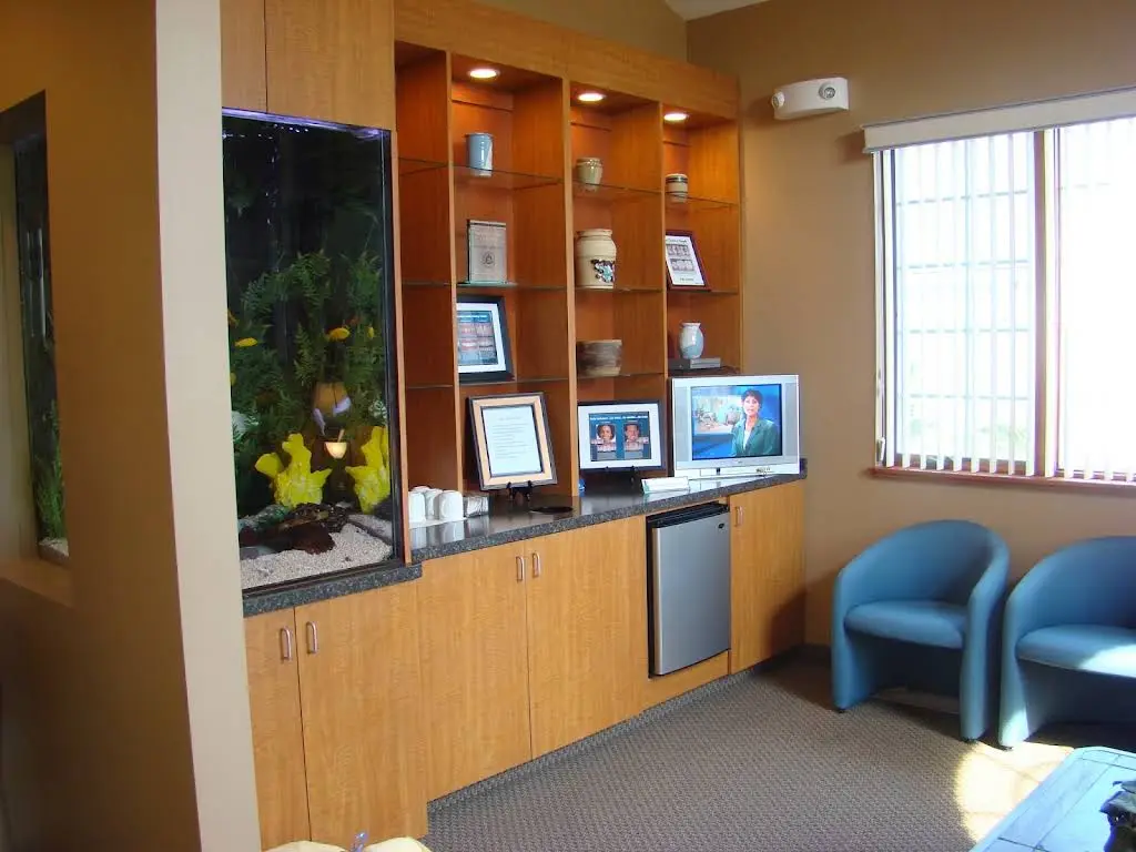 AuraSmile Dental - Avon