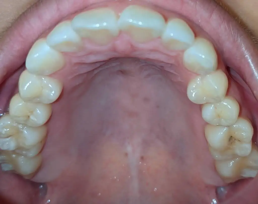 M&J Dental: Dr. Miranda Li 华西苑牙医诊所