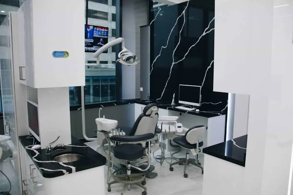 6ix Eglinton Dental
