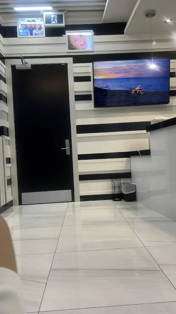 6ix Eglinton Dental