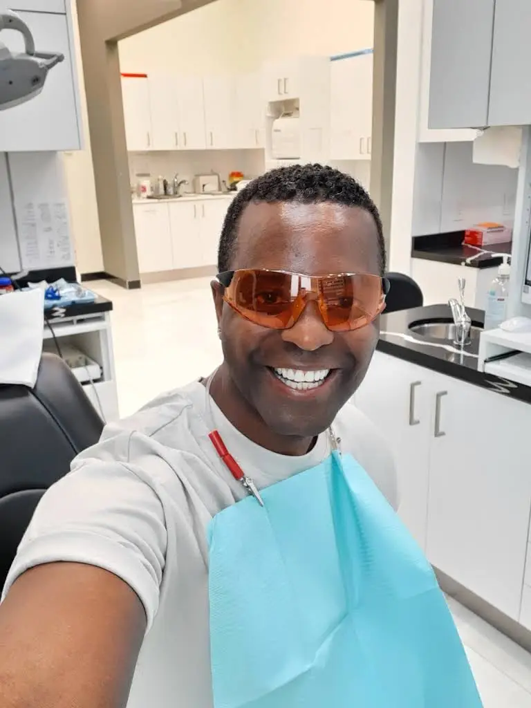 6ix Eglinton Dental