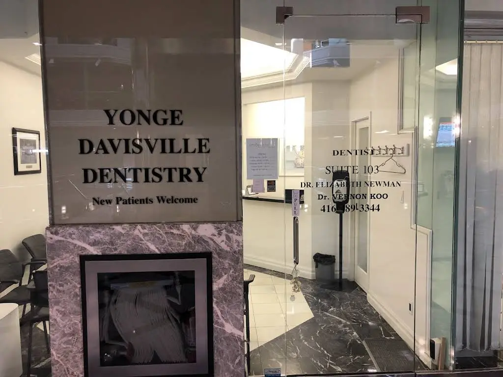 Yonge Davisville Dentistry - Professional dental clinic exterior with modern facilities