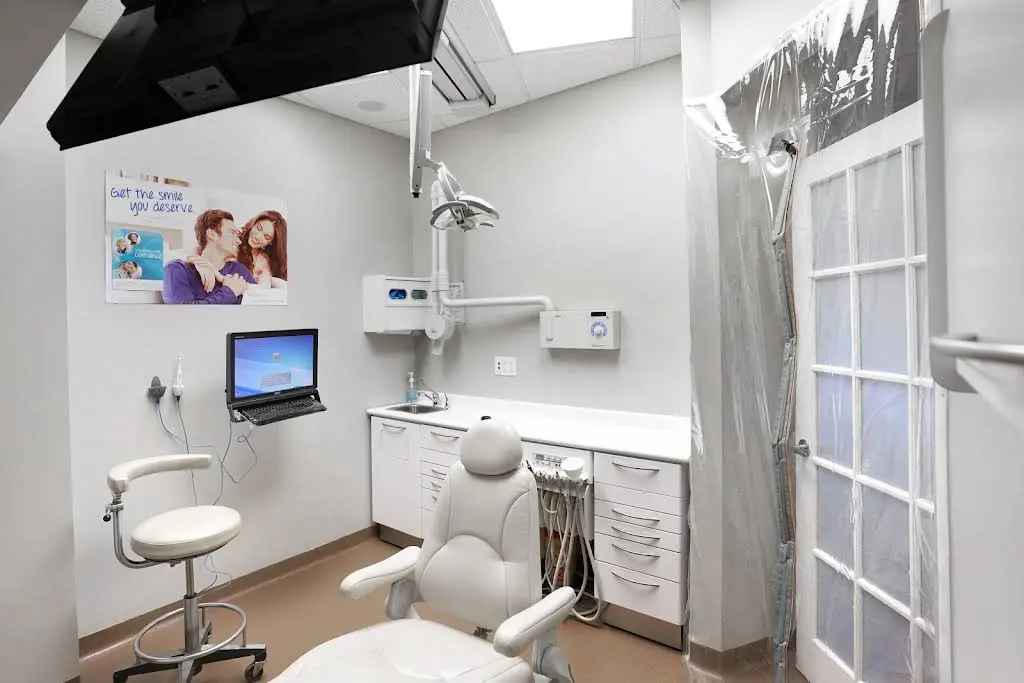 Leslie Smile Solutions Dental Office - Professional dental clinic exterior with modern facilities