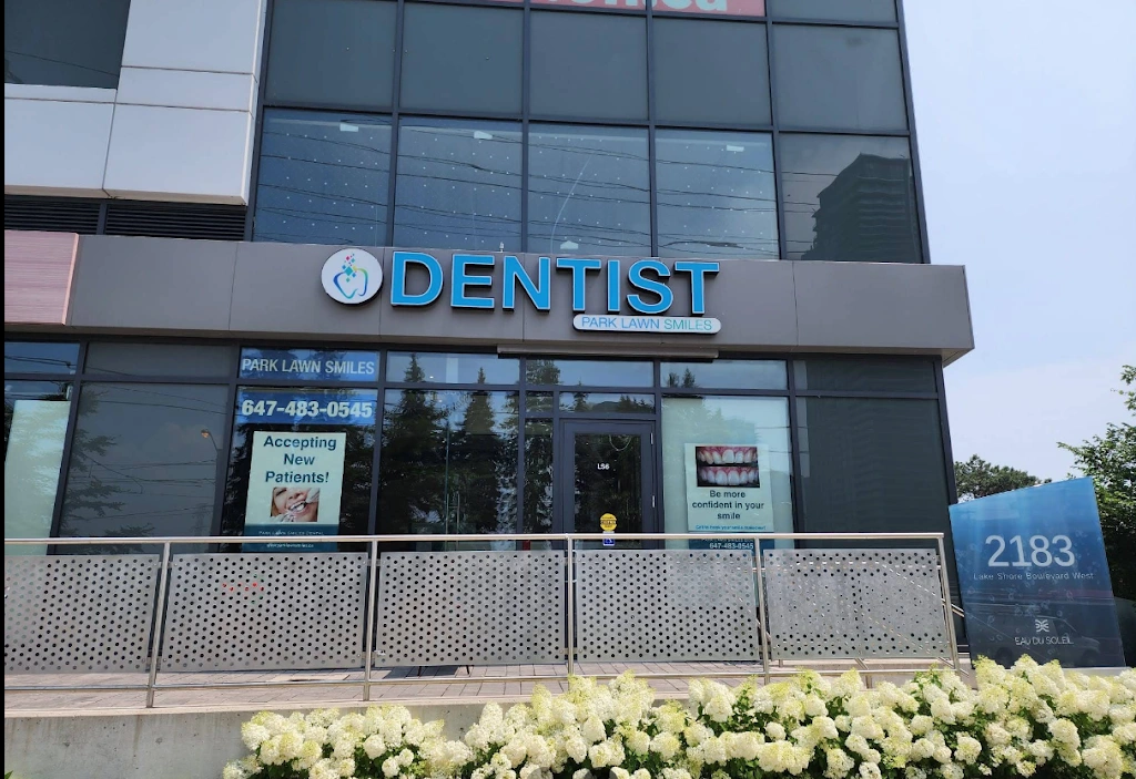 Park Lawn Smiles Dental Etobicoke - Professional dental clinic exterior with modern facilities