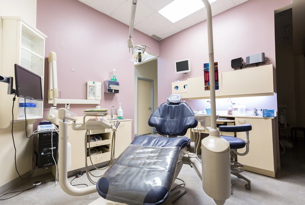 MetroSquare Dental Clinic - Professional dental clinic exterior with modern facilities