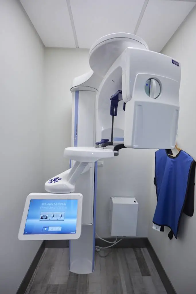 Yonge Eglinton Periodontics - Dr Andrew Kay