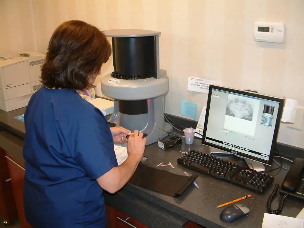 Avery Dental Group