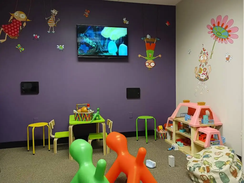 Giggles and Grins Pediatric Dentistry
