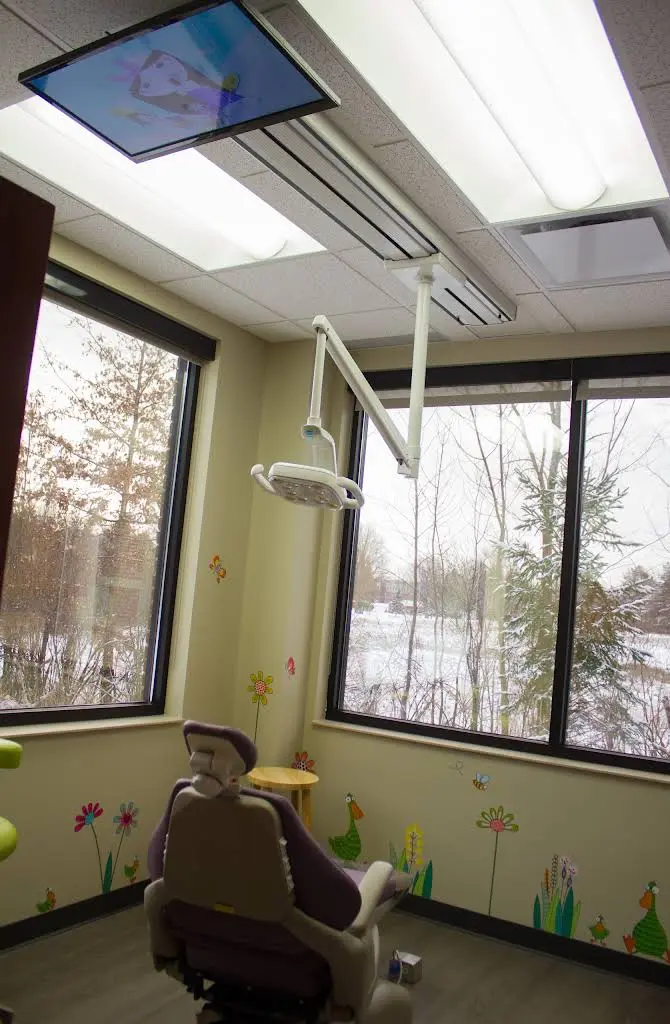 Giggles and Grins Pediatric Dentistry