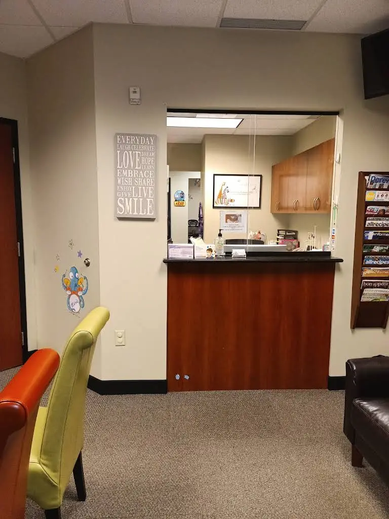 Giggles and Grins Pediatric Dentistry
