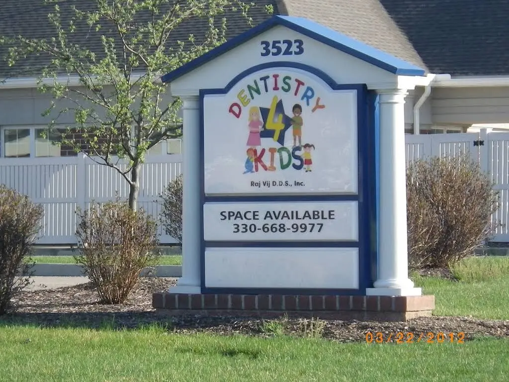 Dentistry 4 Kids - Commercial Dr