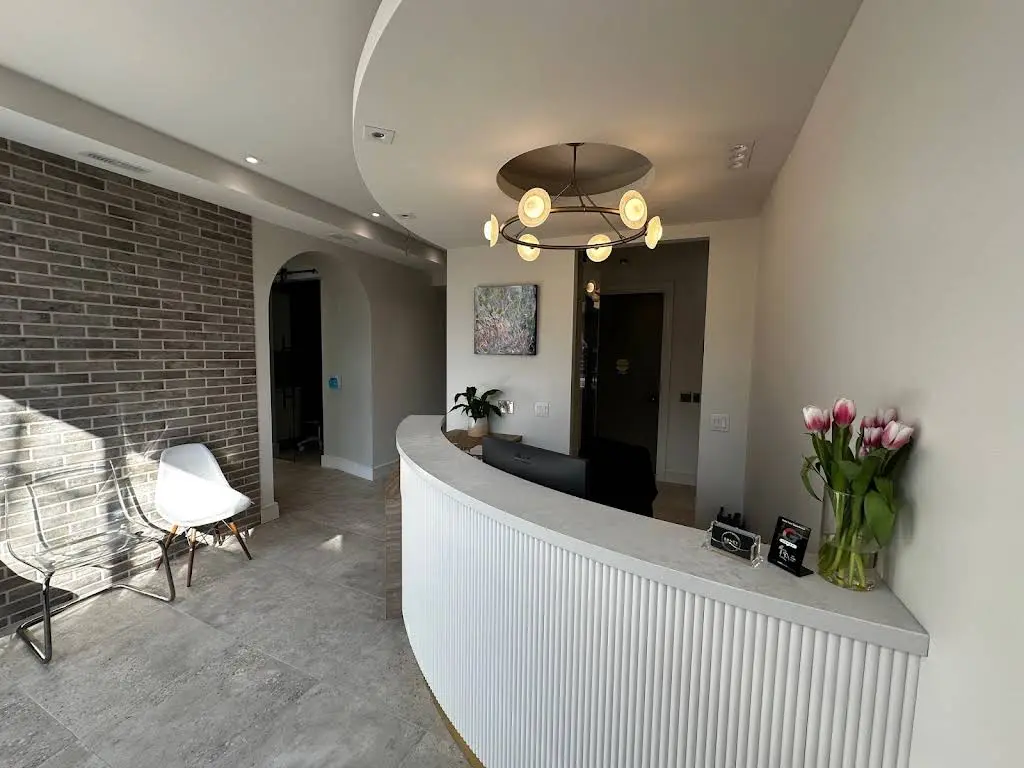 Roncy Dental Studio