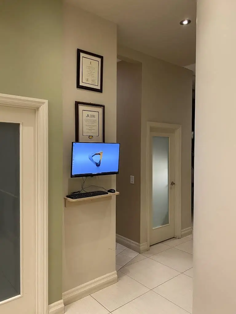 LANSING Dental Centre