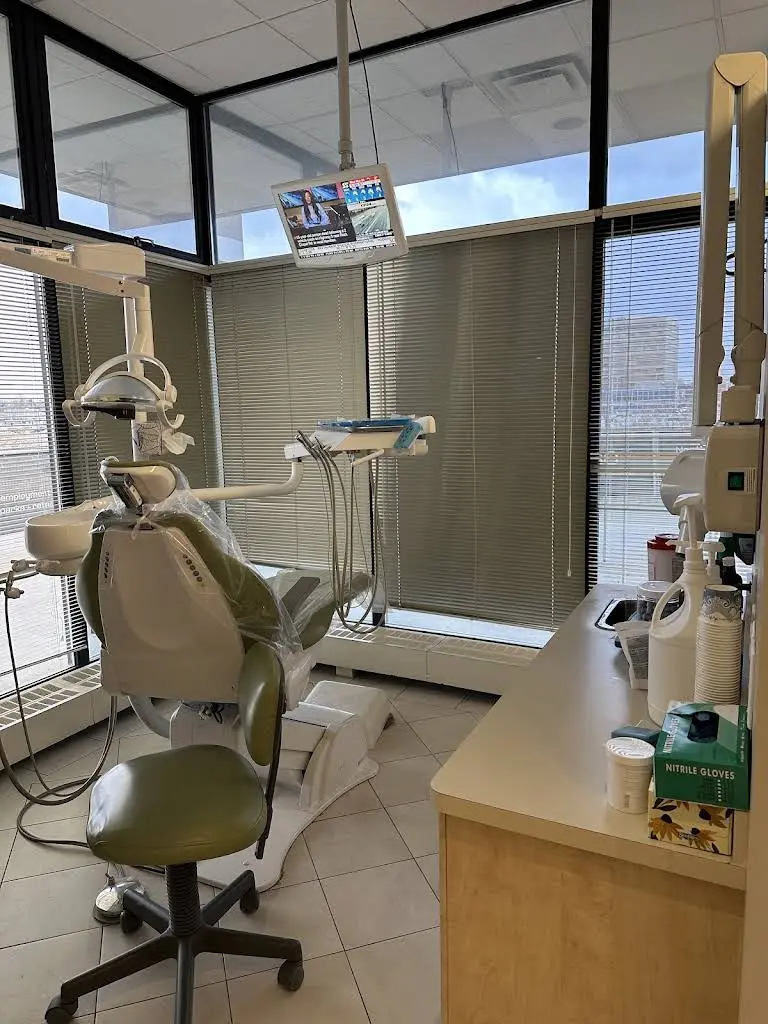 LANSING Dental Centre