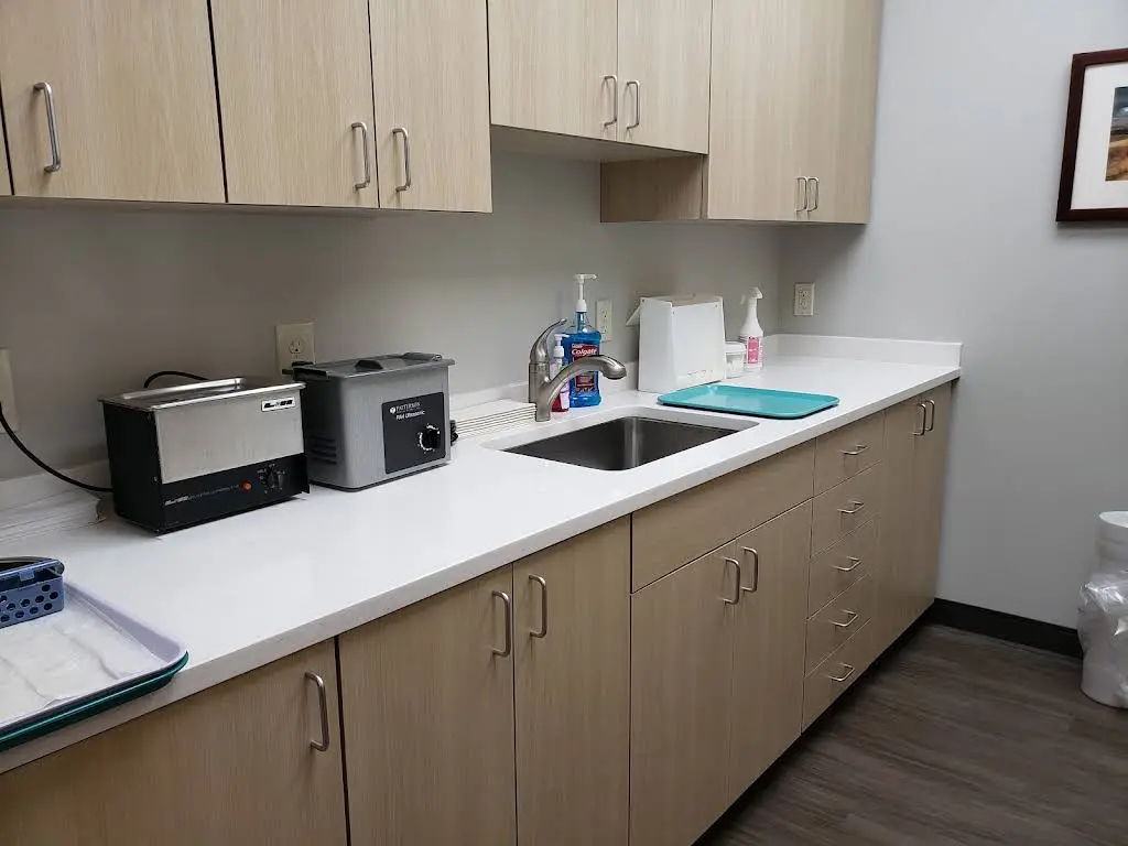 Nesbett Dental: Richard B. Nesbett DDS