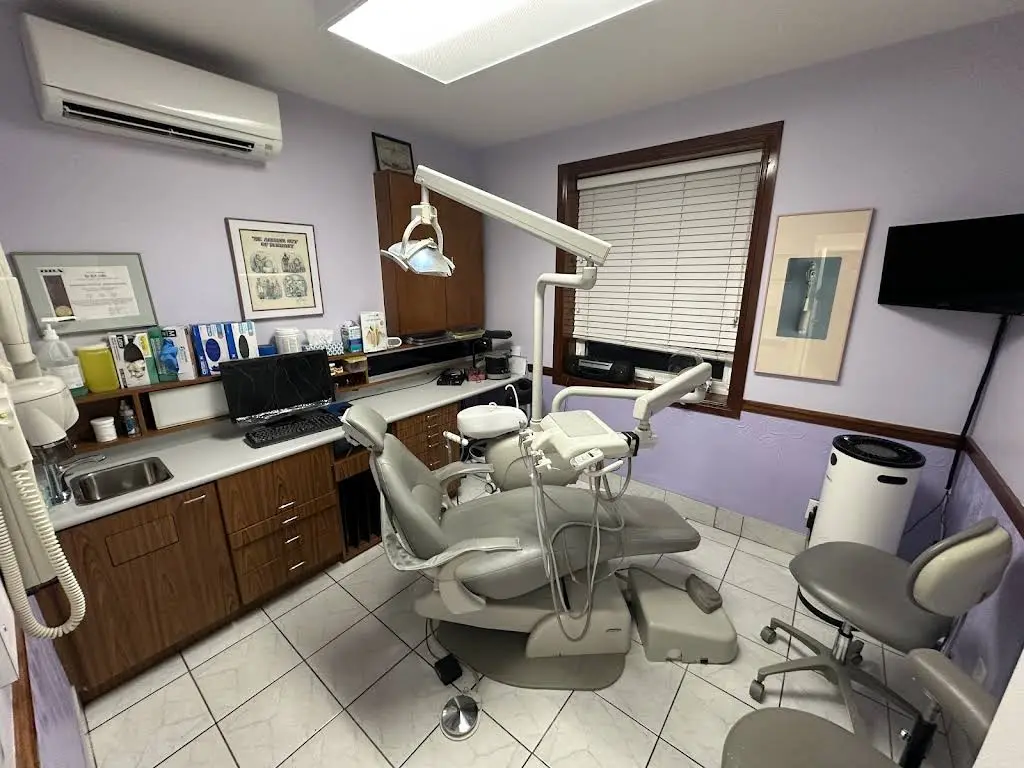 Lawrence Dental Centre - Professional dental clinic exterior with modern facilities