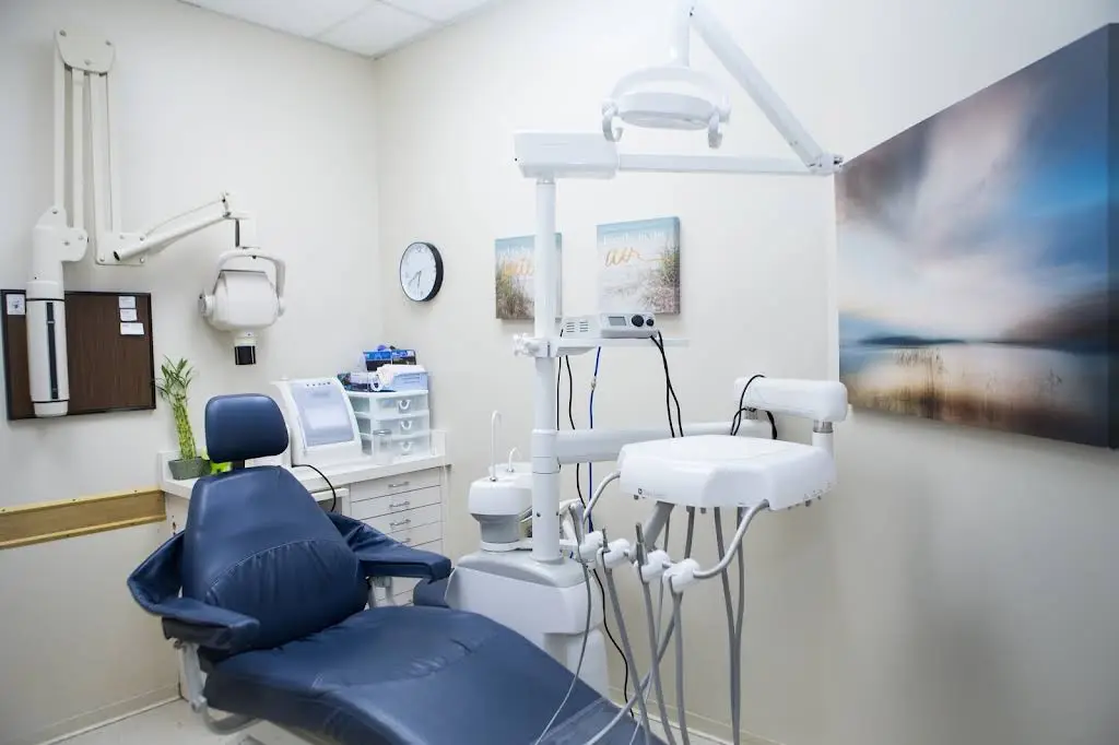 Dr. Yi Jin - Professional dental clinic exterior with modern facilities
